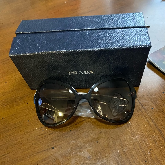 Prada Women’s black Butterfly Sunglasses SPR 05S main image 4